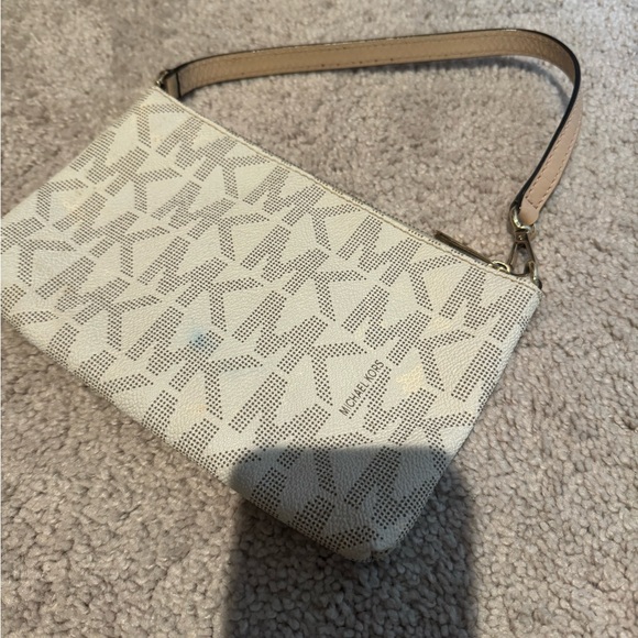 Michael Kors Ivory Logo Clutch - Picture 4 of 7
